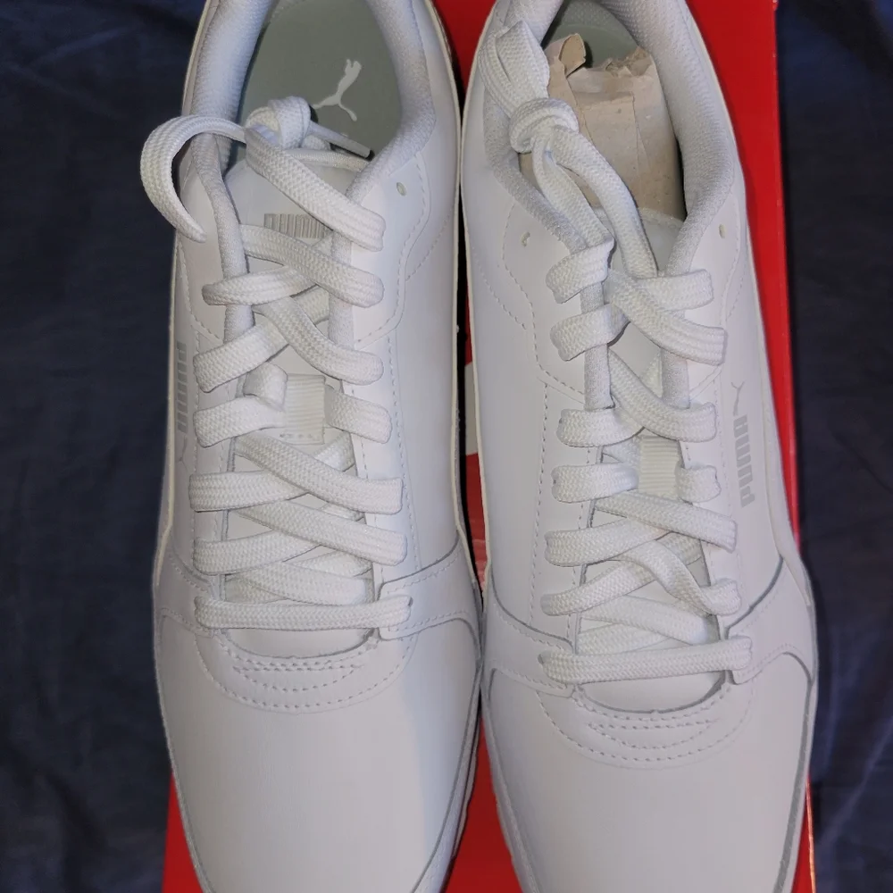 Size 14 mens, white pumas - Picture 4 of 4